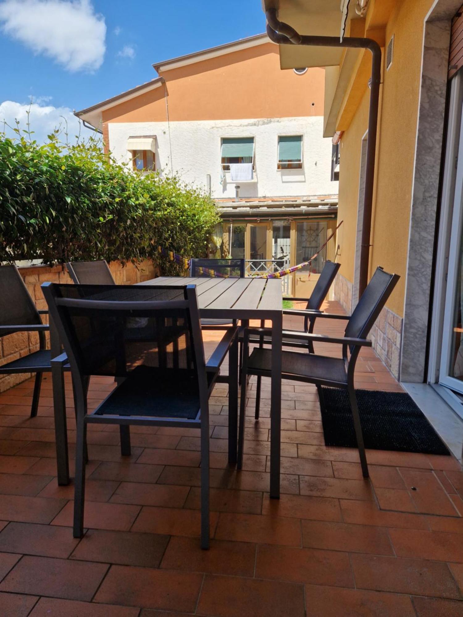 Between Pisa And 5 Terre Marina Di Carrara Ngoại thất bức ảnh