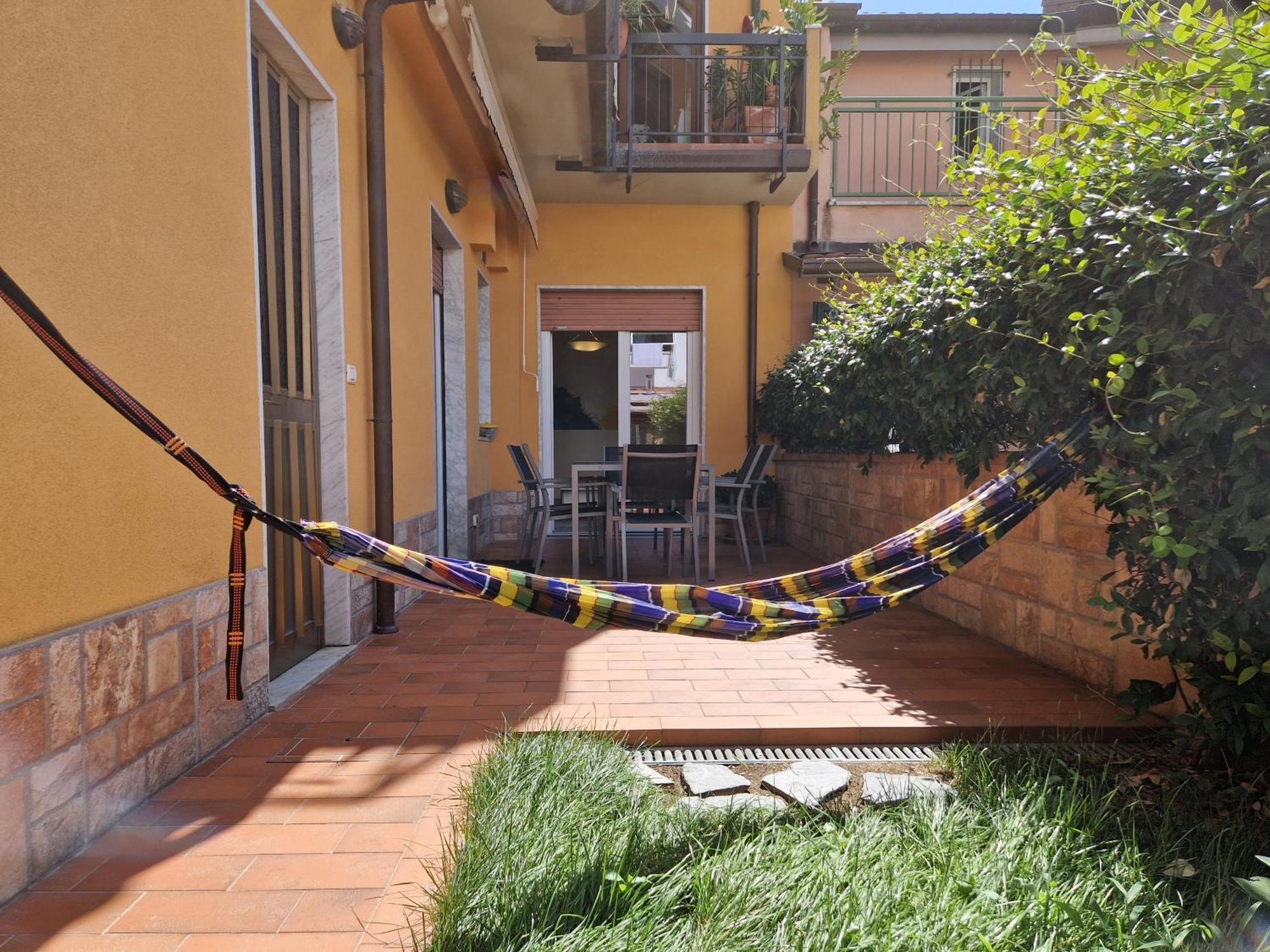 Between Pisa And 5 Terre Marina Di Carrara Ngoại thất bức ảnh